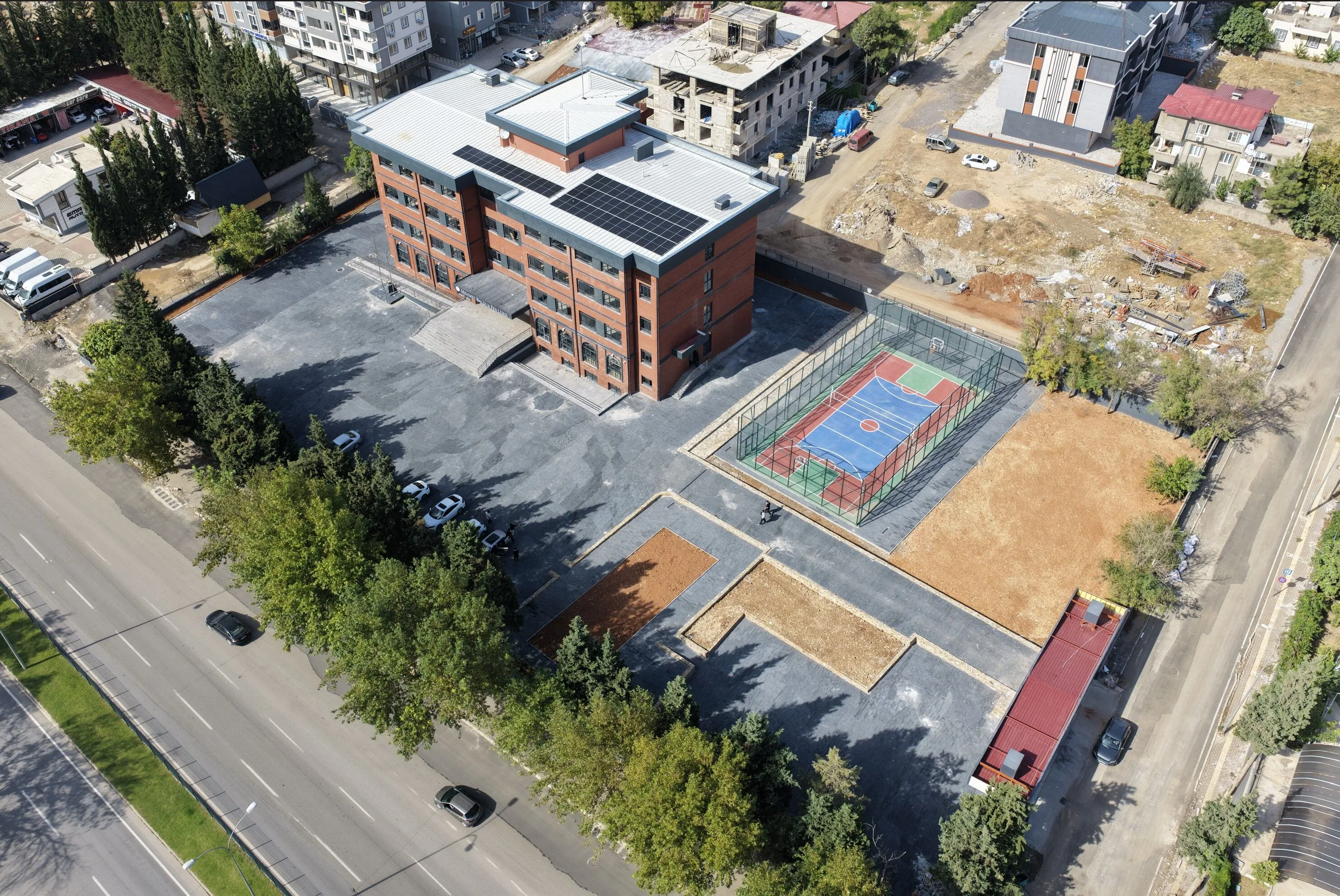 Kahramanmaraş’ta Geleceğin Okulu Açıldı Yapay Zekâ Sınıfı Da Var (2)