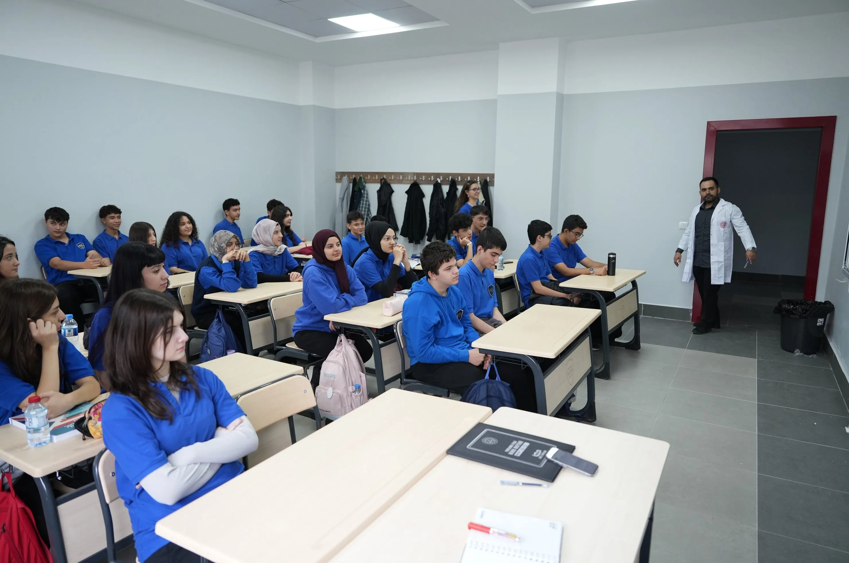 Kahramanmaraş’ta Geleceğin Okulu Açıldı Yapay Zekâ Sınıfı Da Var (4)