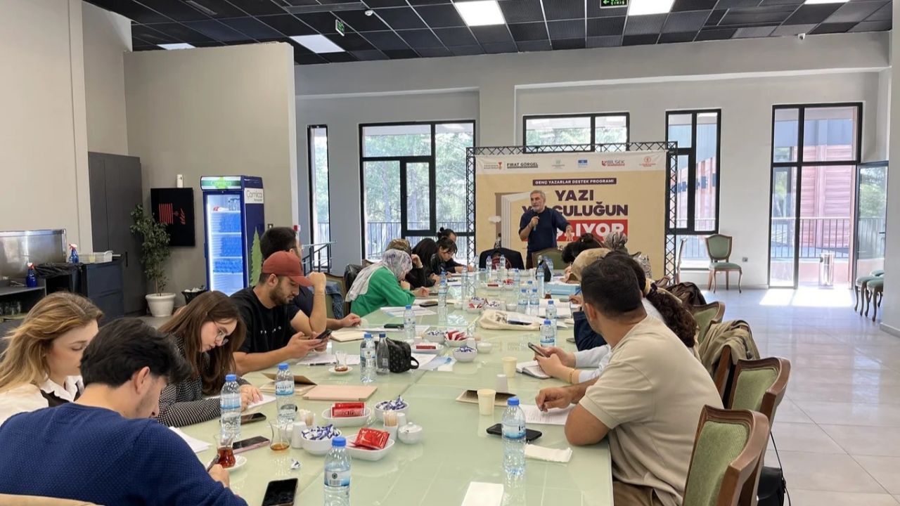 Kahramanmaraş'ta Genç Yazarlar Için Yeni Dönem! Eserleri Yayıma Hazırlanacak (4)