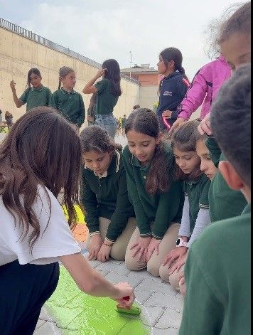 Kahramanmaraş’ta Gençler Kolları Sıvadı, Okul Rengârenk Oldu (4)
