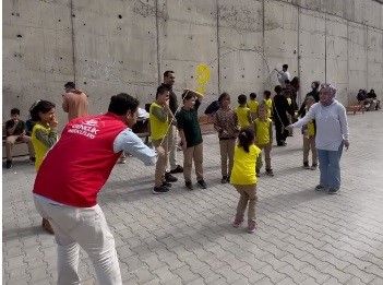 Kahramanmaraş’ta Gençler Kolları Sıvadı, Okul Rengârenk Oldu (6)
