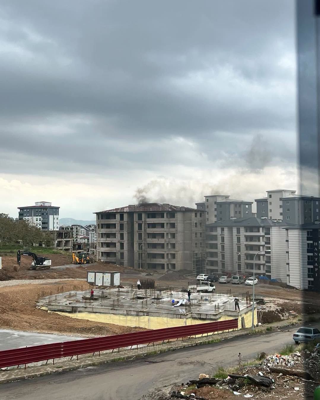 Kahramanmaraş'ta Inşaat Halindeki Binada Korkutan Yangın-1