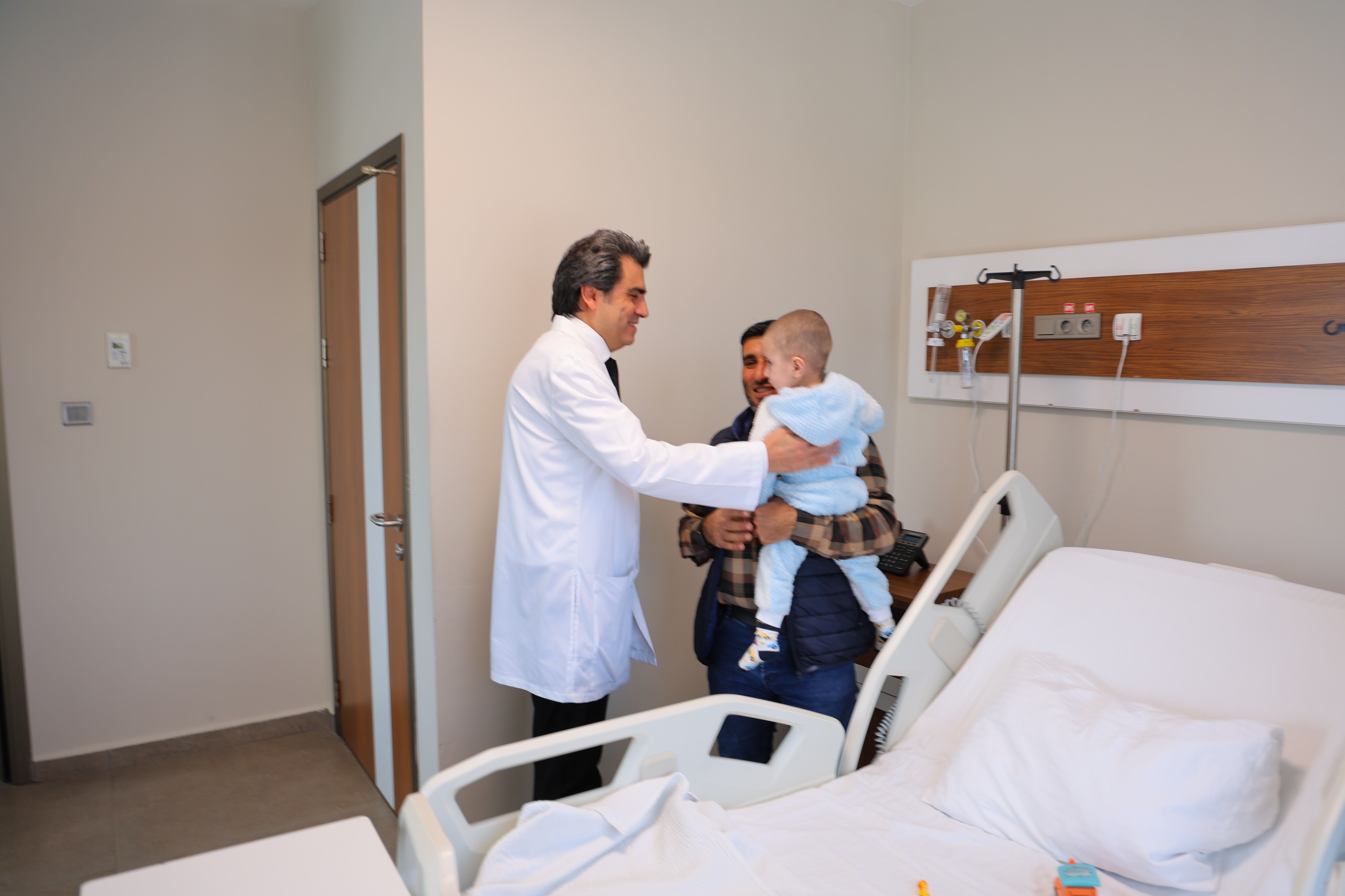 Kahramanmaraş’ta Kalbi Duran Ahmet 1,5 Ay Sonra Taburcu Oldu (3)