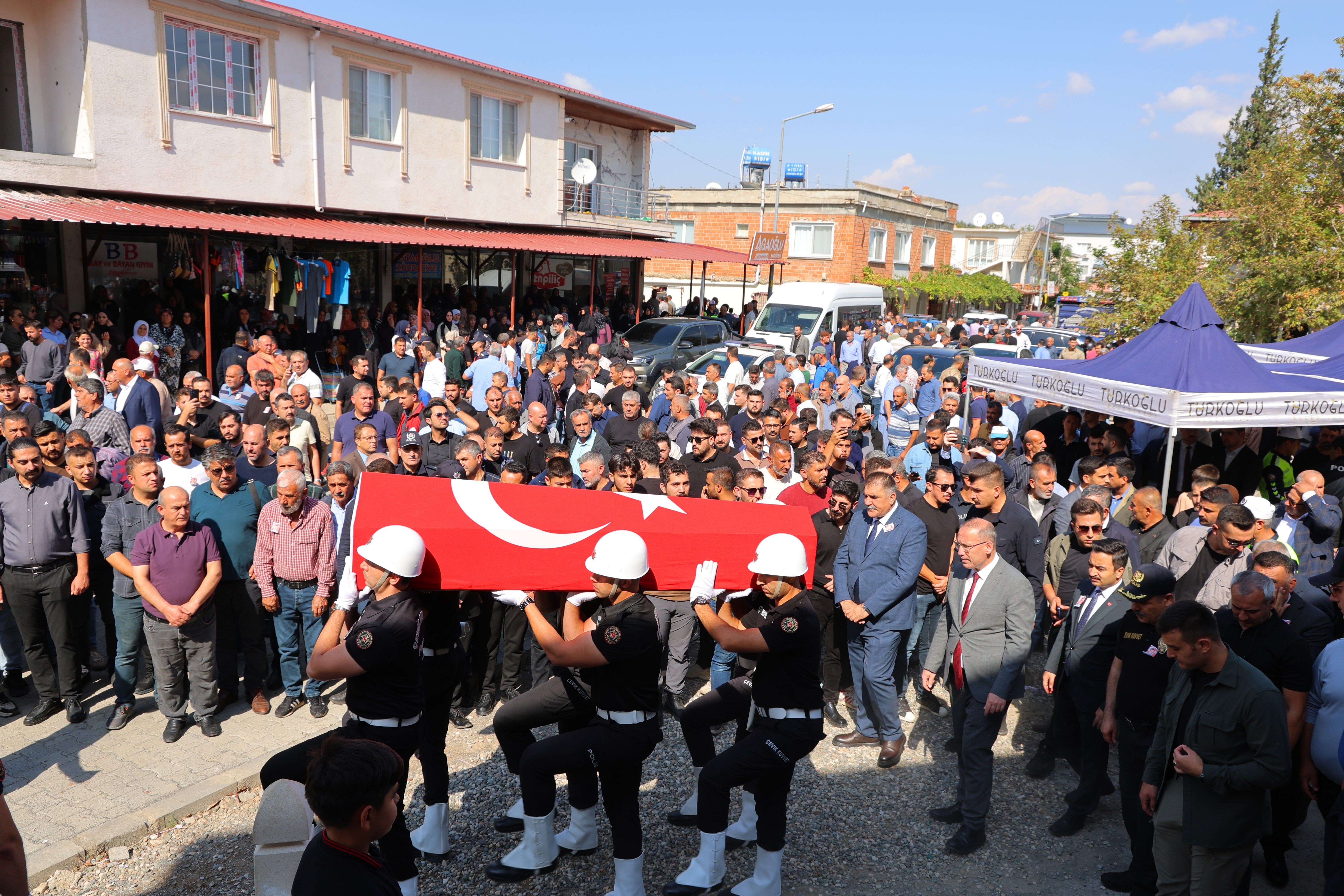 Kahramanmaraş’ta Öldürülen Polis Memuru Son Yolculuğuna Uğurlandı (2)