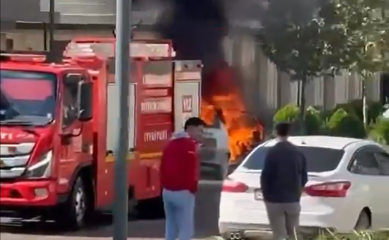 Kahramanmaraş’ta Park Halindeki Araçta Yangın Çıktı!