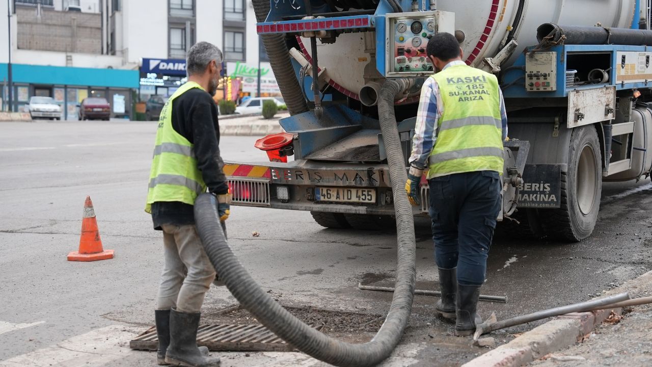 Kahramanmaraş'ta Sağanak Yağış Öncesi Kaski̇ Ekipleri Harekete Geçti (6)
