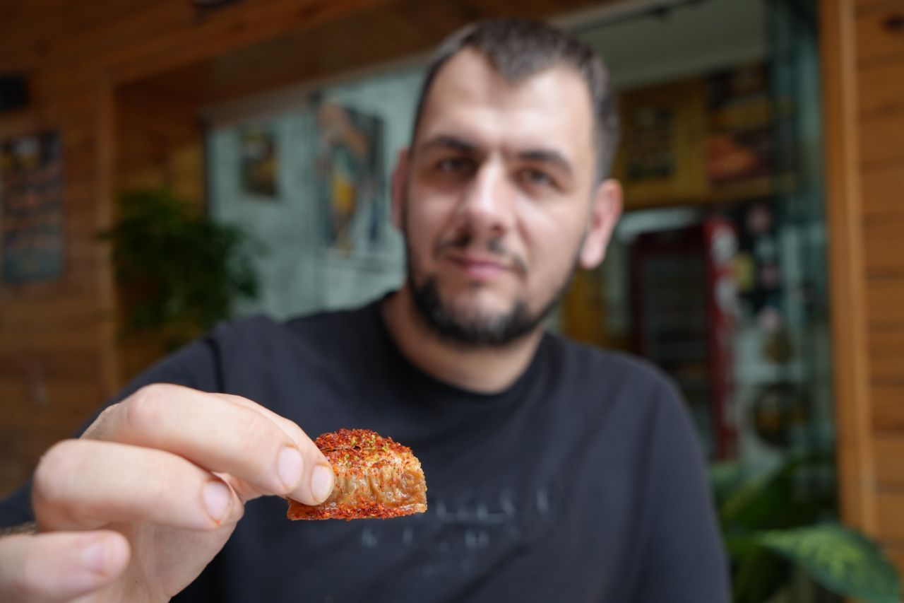 Kahramanmaraş'ta Tattığı Acı Biber Hayatını Değiştirdi! Çayına Bile Pul Biber Atıyor (1)