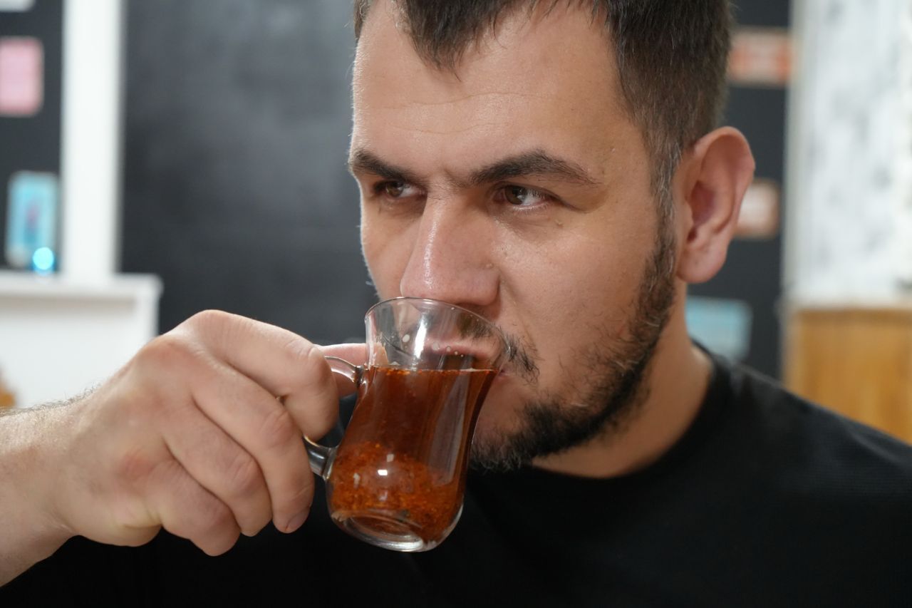 Kahramanmaraş'ta Tattığı Acı Biber Hayatını Değiştirdi! Çayına Bile Pul Biber Atıyor (3)