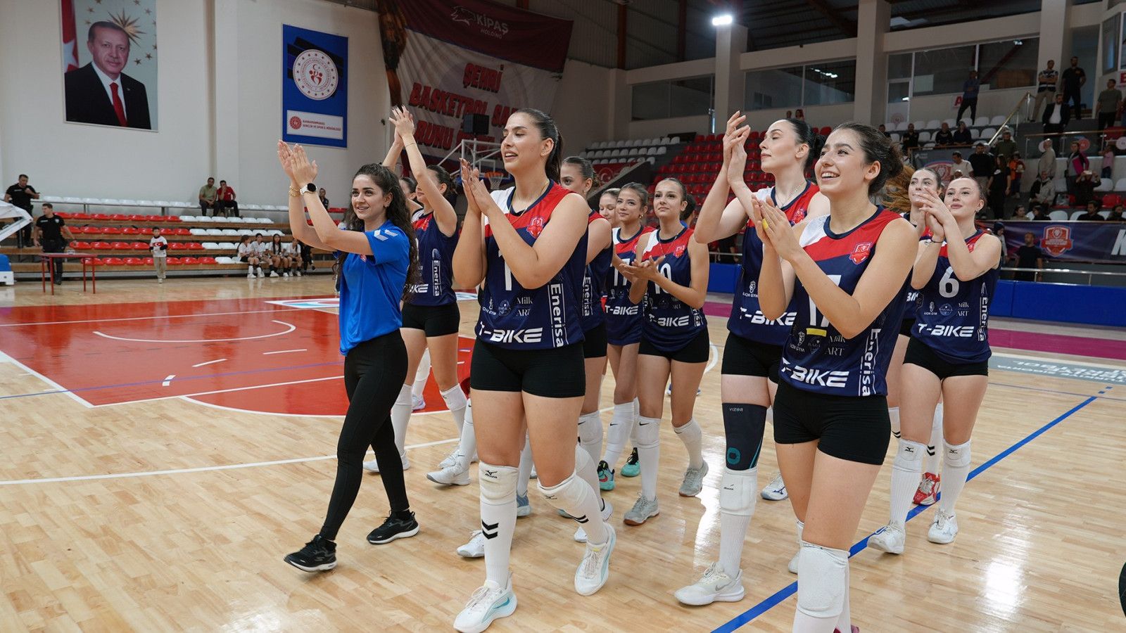Kahramanmaraş’ta Voleybol Heyecanı! Sultanlar Sahaya Çıkıyor (2)-1