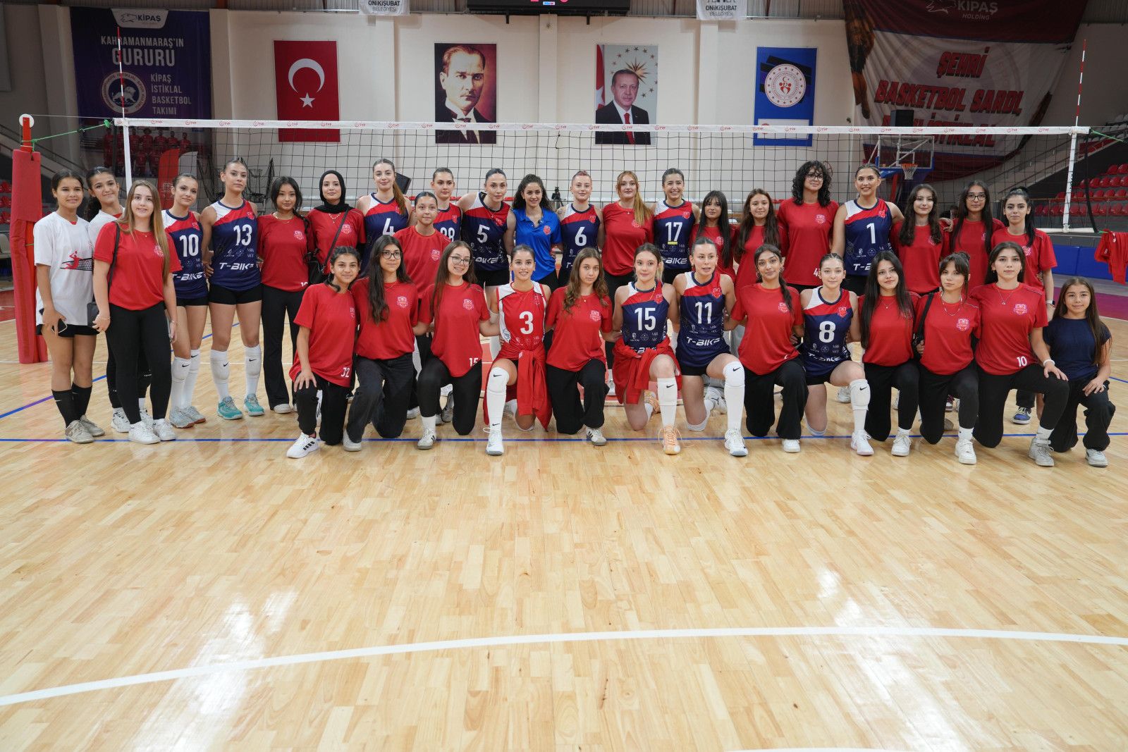 Kahramanmaraş’ta Voleybol Heyecanı! Sultanlar Sahaya Çıkıyor (4)