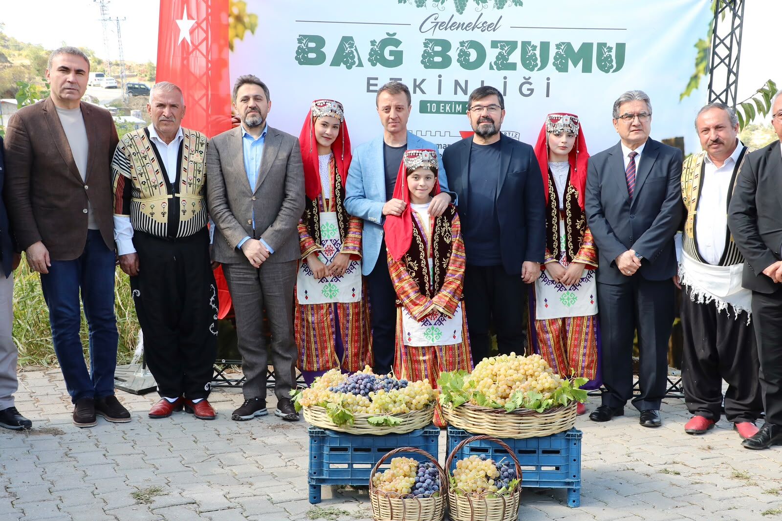 Kahramanmaraş’ta Yılların Geleneği Unutulmadı Üzümler Toplandı (2)