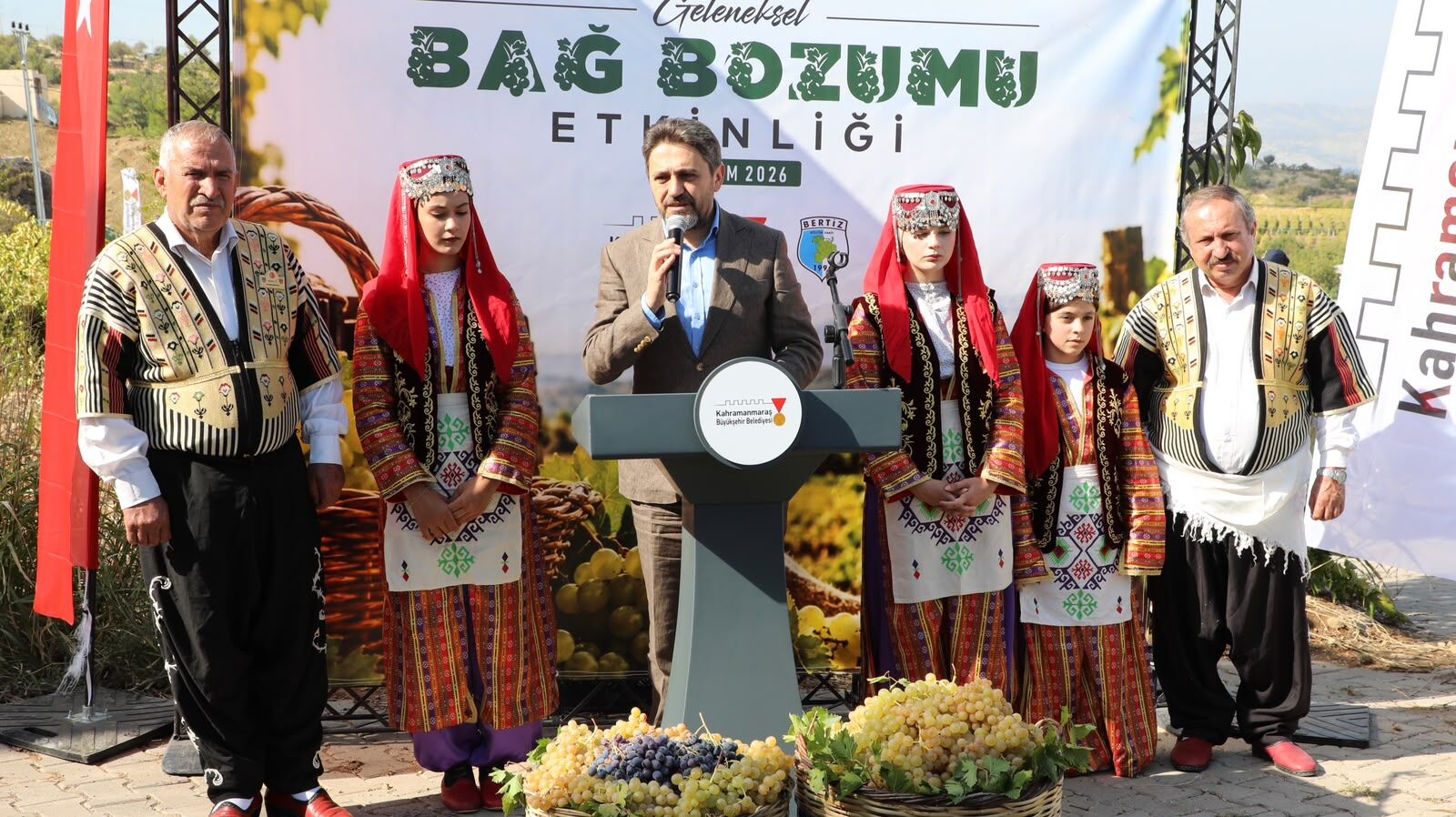 Kahramanmaraş’ta Yılların Geleneği Unutulmadı Üzümler Toplandı (5)