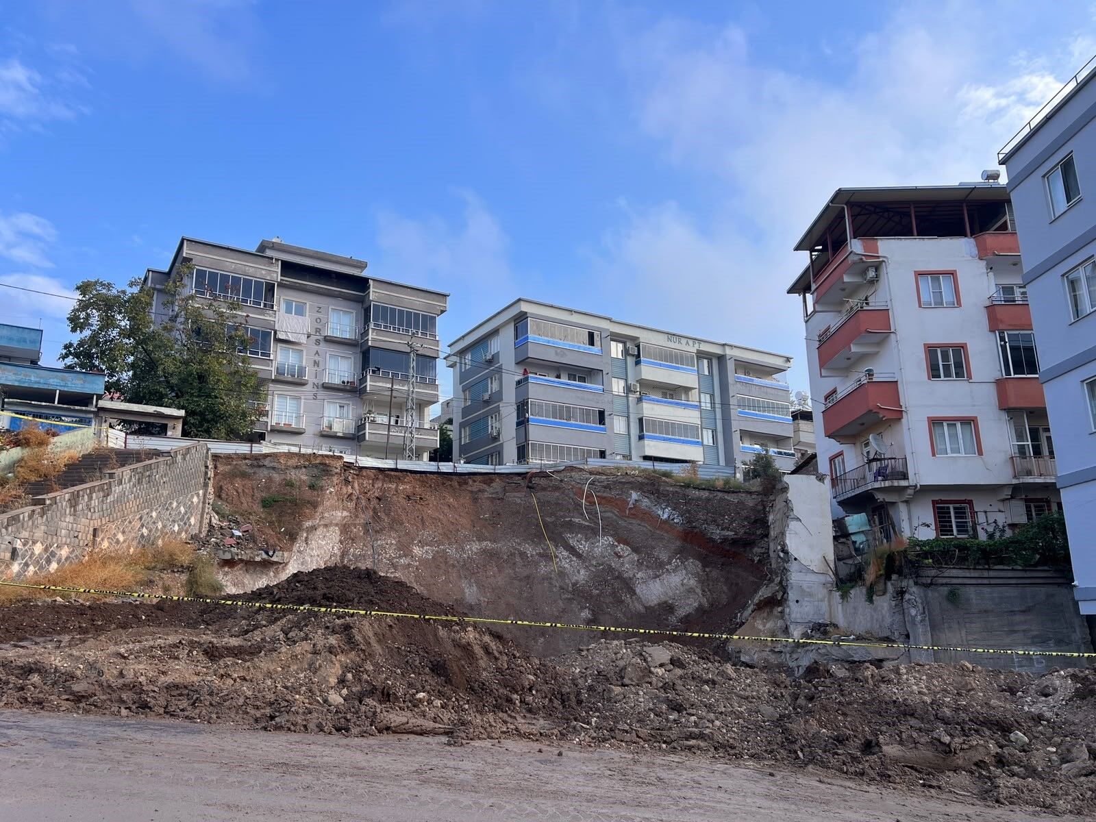 Kahramanmaraş’ta Yol Çöktü! Vatandaşlar 36 Gündür Çözüm Bekliyor (1)