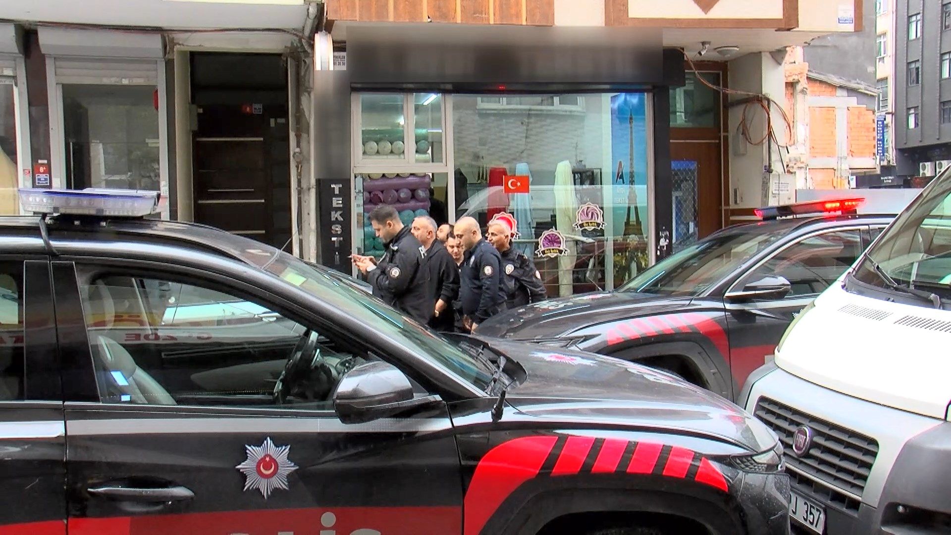Kendisine Haraç Kesmek İsteyen Saldırganı Kendi Silahıyla Vurdu! (4)