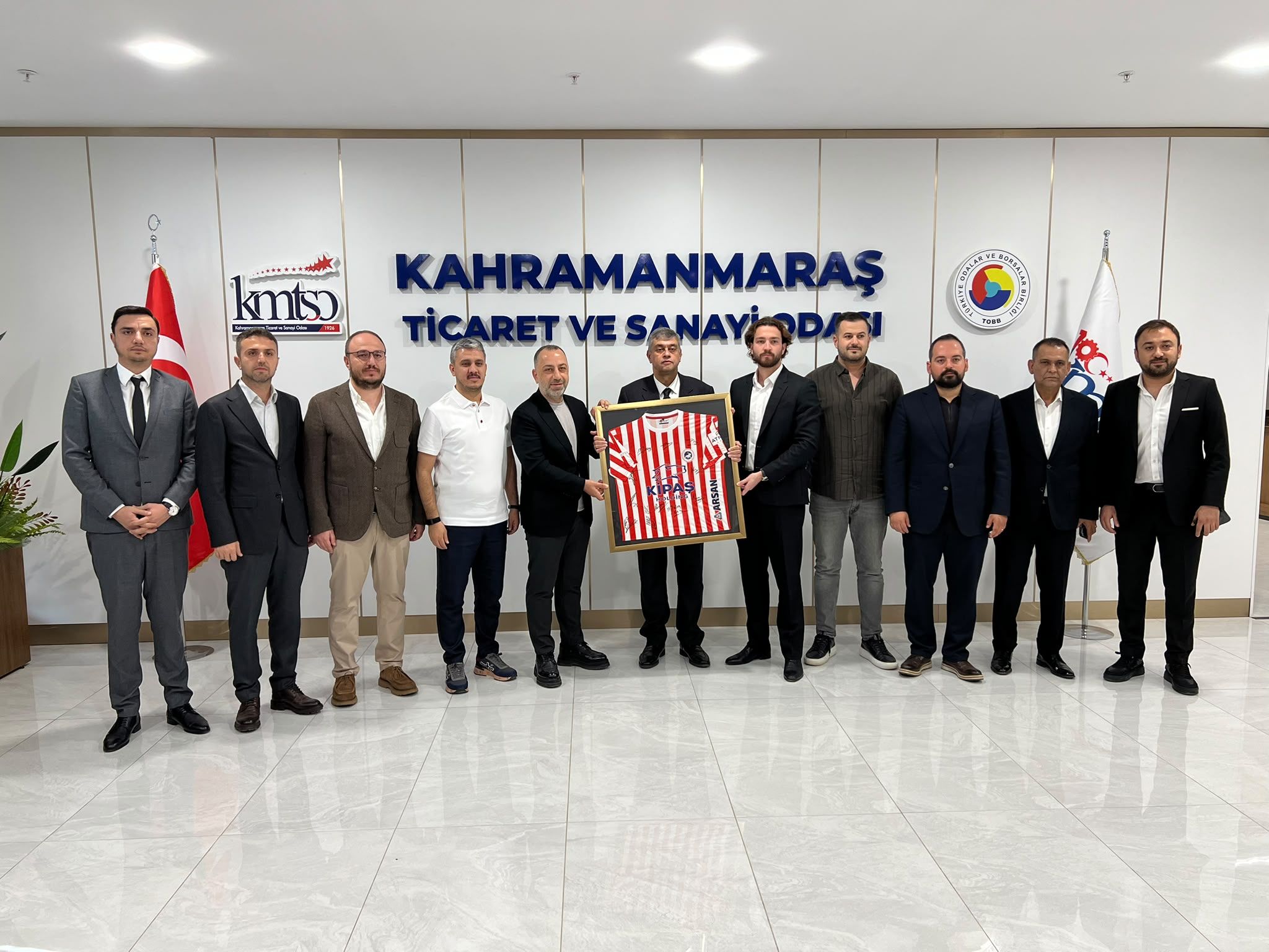 Mahmut Arıkan’dan İstiklalspor’a 100 Bin Dolarlık Destek