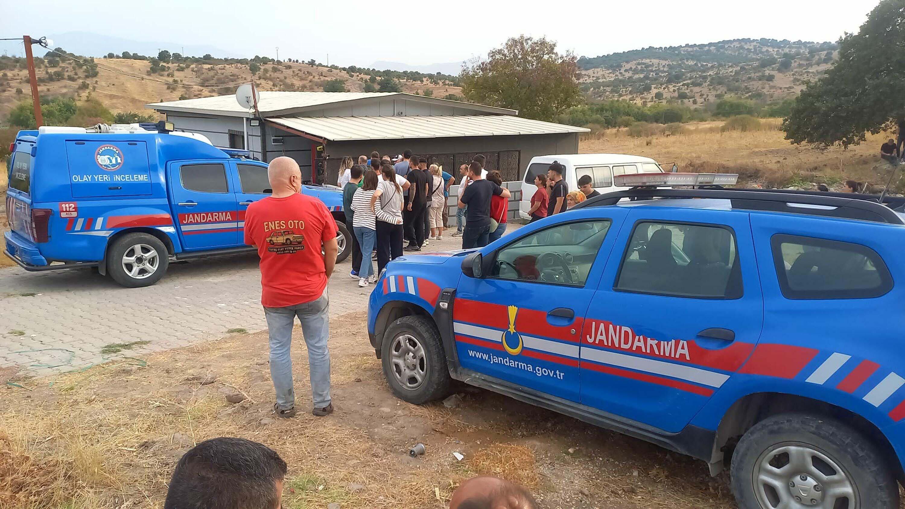Manisa'da Evlerinde Öldürülen Çiftin Ktili Balistik Raporuyla Ortaya Çıktı (4)