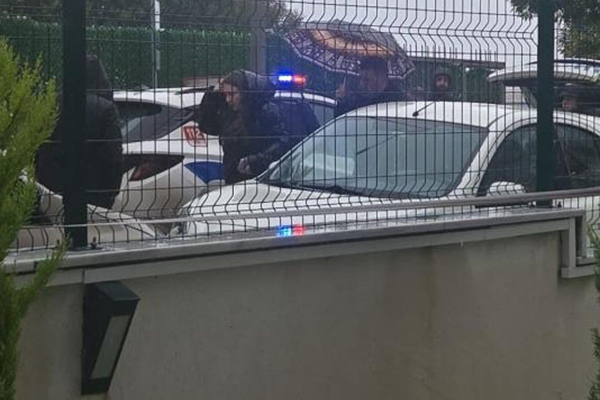 Okul Önünde Silahlı Kavga! Bekçi Veliyi Vurdu (1)