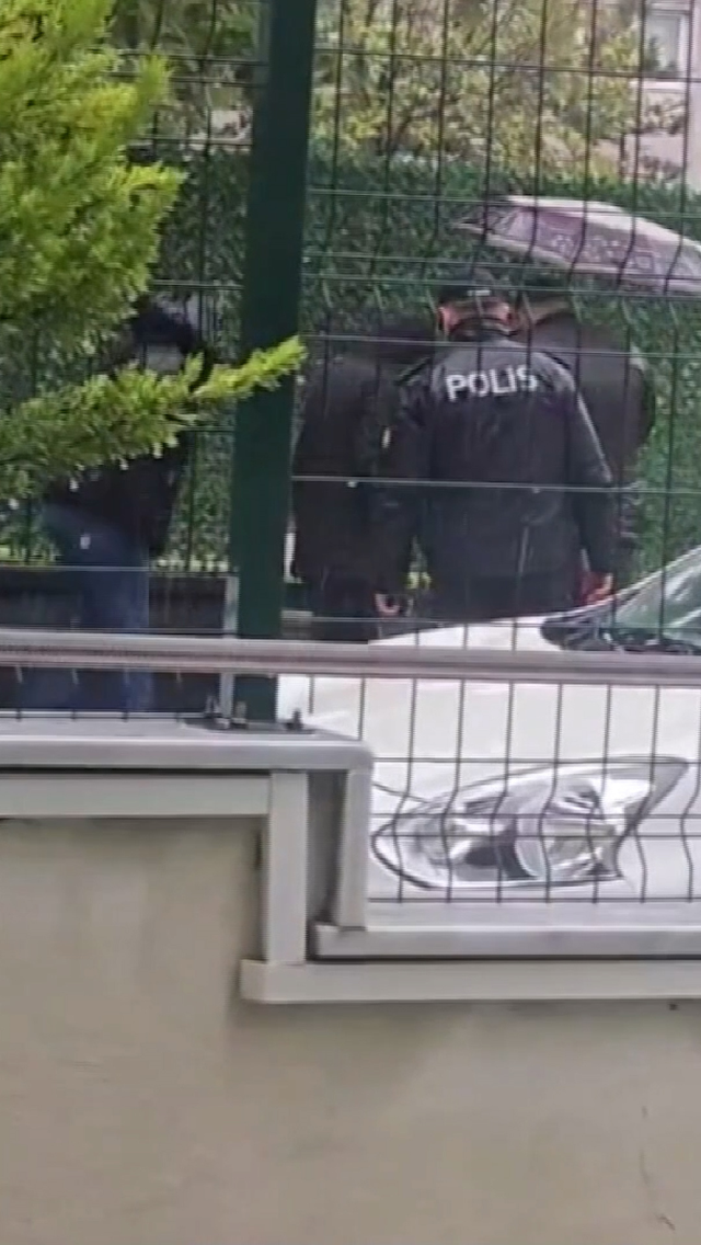 Okul Önünde Silahlı Kavga! Bekçi Veliyi Vurdu (3)