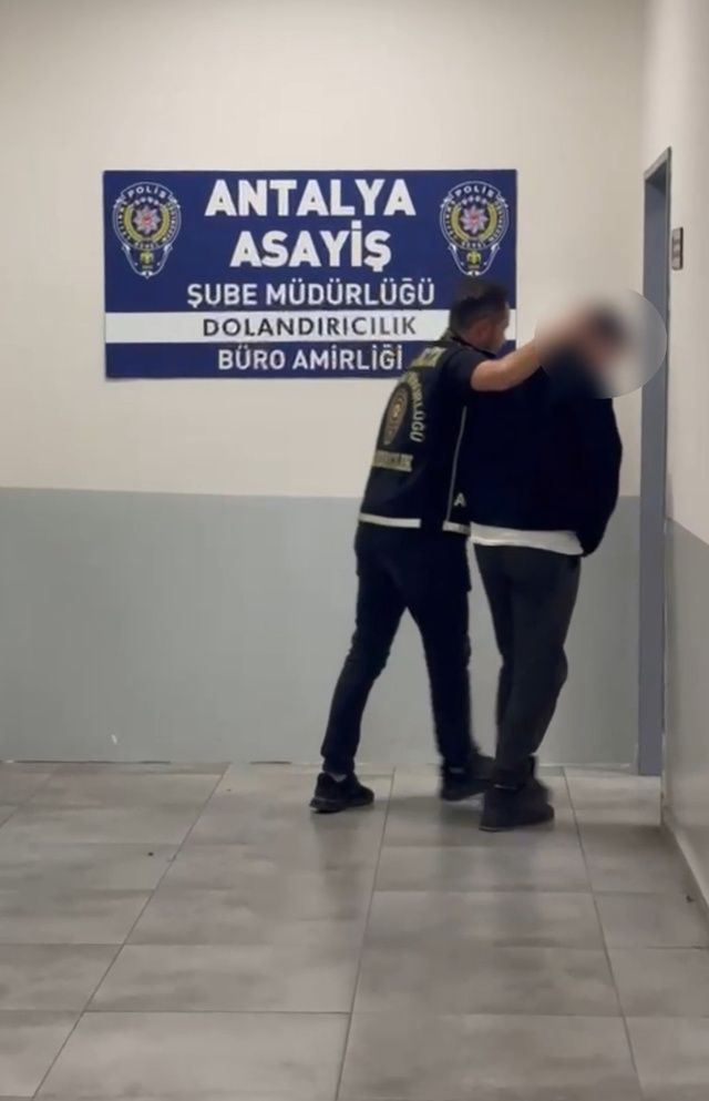 Polisim Dedi, Sahte Arama Kararıyla Eve Girip Para Çaldı (1)