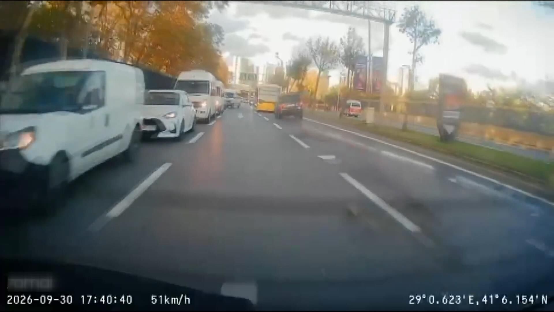 Sarıyer’de Cip İett Otobüsüne Çarptı 3 Yaralı (5)