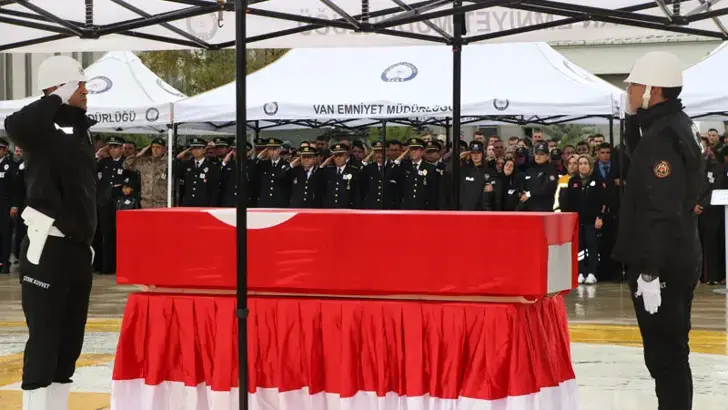 Şehit polis memuru Tayfun Akalan'ın cenazesi, törenle Ankara'ya uğurlandı