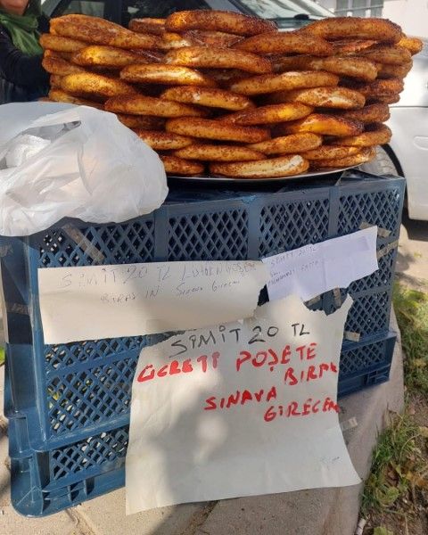 Simit Tezgahına Not Bırakıp Kpss Sınavına Giren Genç