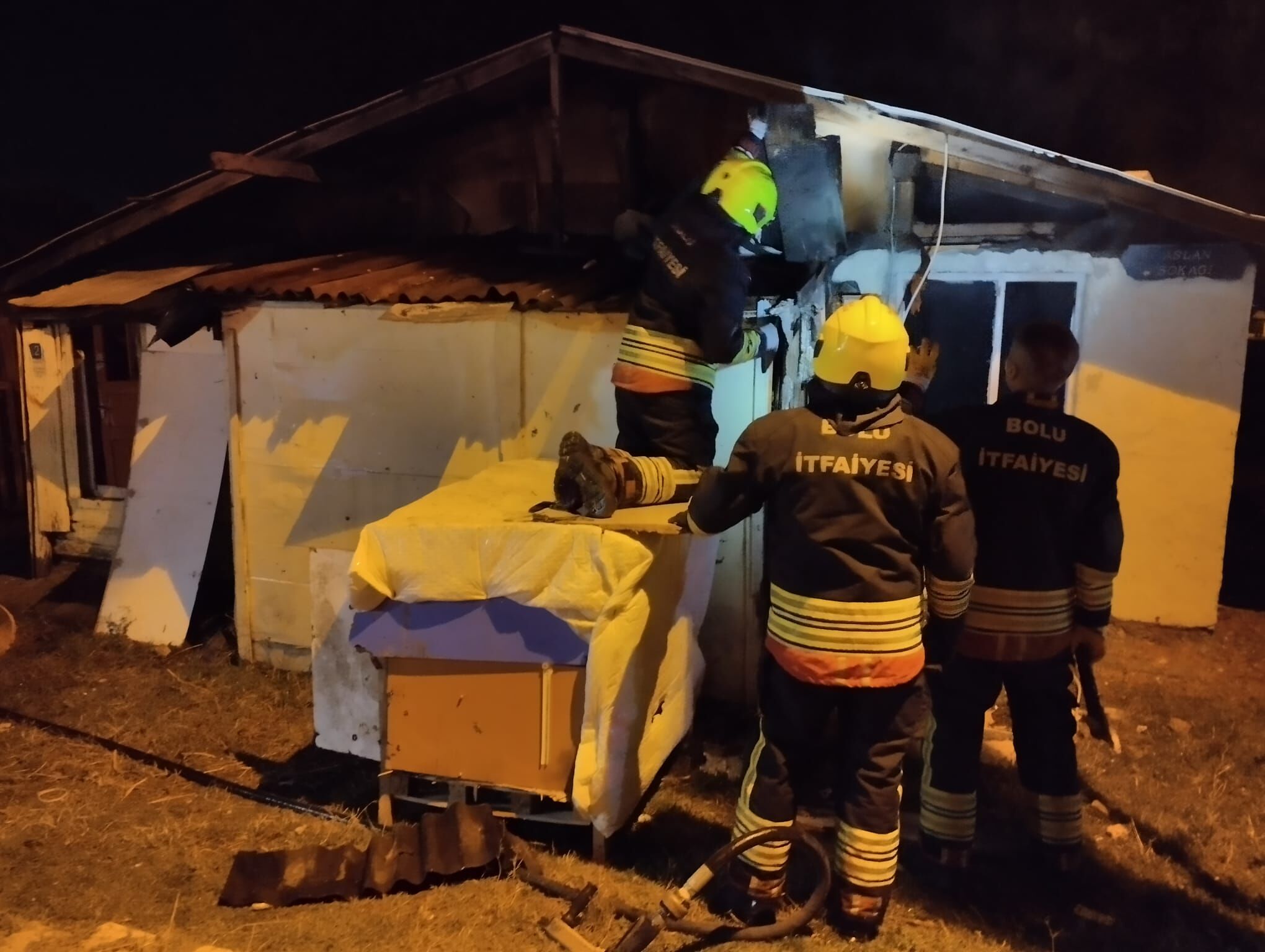 Sobadan Sıçrayan Kıvılcım Evi Yaktı (2)