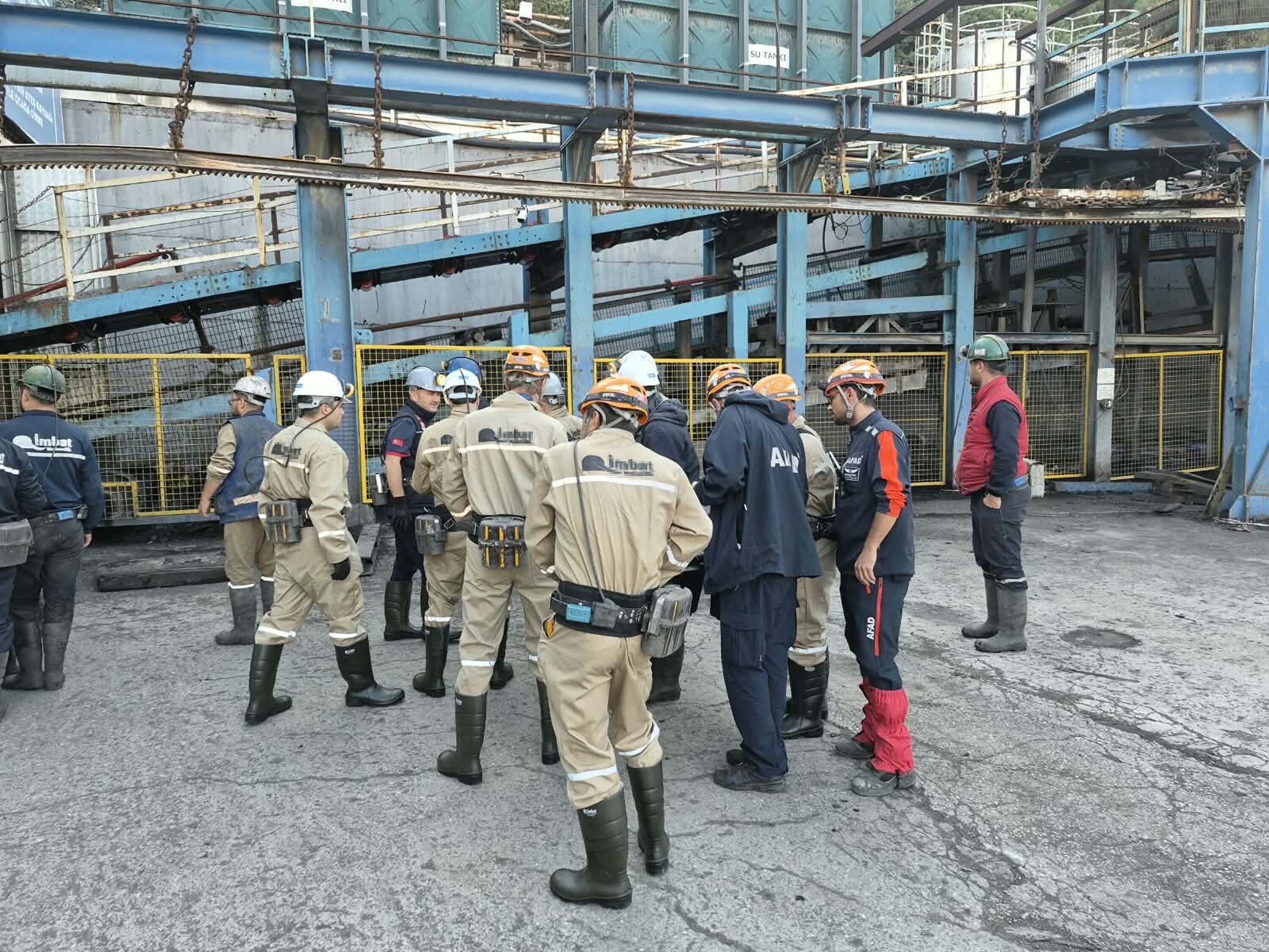 Soma'da 5 Madencinin Öldüğü Göçükte 9 Şüpheli Adliyeye Sevk Edildi (4)