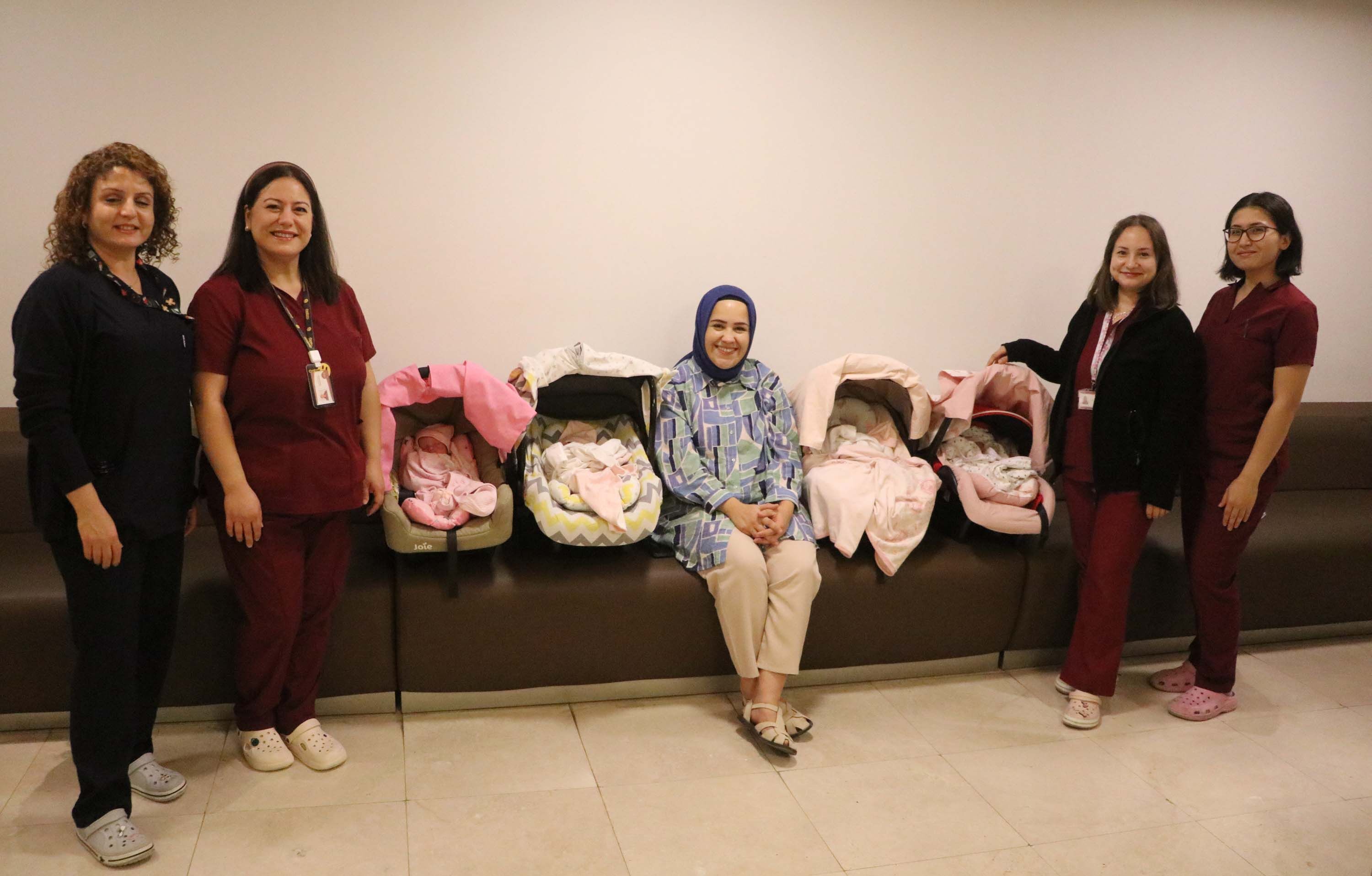 Tüp Bebek Tedavisiyle Dördüz Kız Sevinci Artık 5 Kızları Var (3)