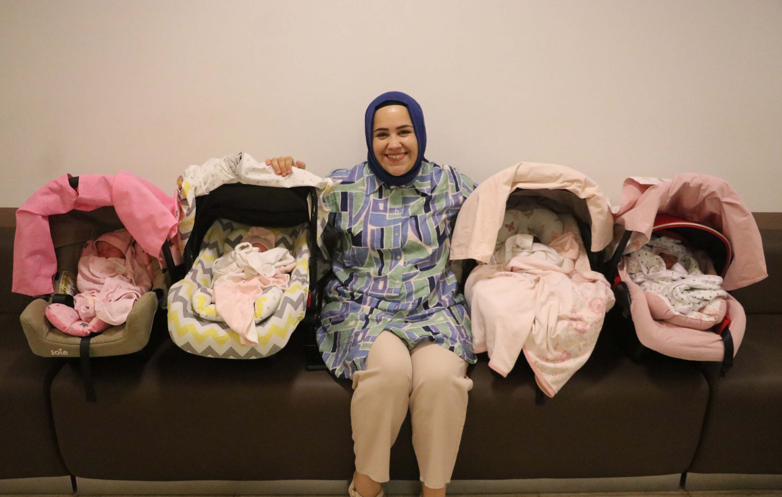 Tüp Bebek Tedavisiyle Dördüz Kız Sevinci Artık 5 Kızları Var (5)