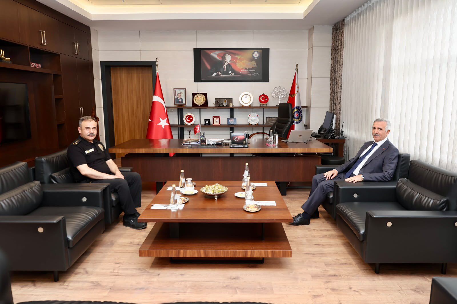 Vali Ünlüer’den Emniyet Müdürü Kalaycı’ya Yeni Görev Tebriği (3)