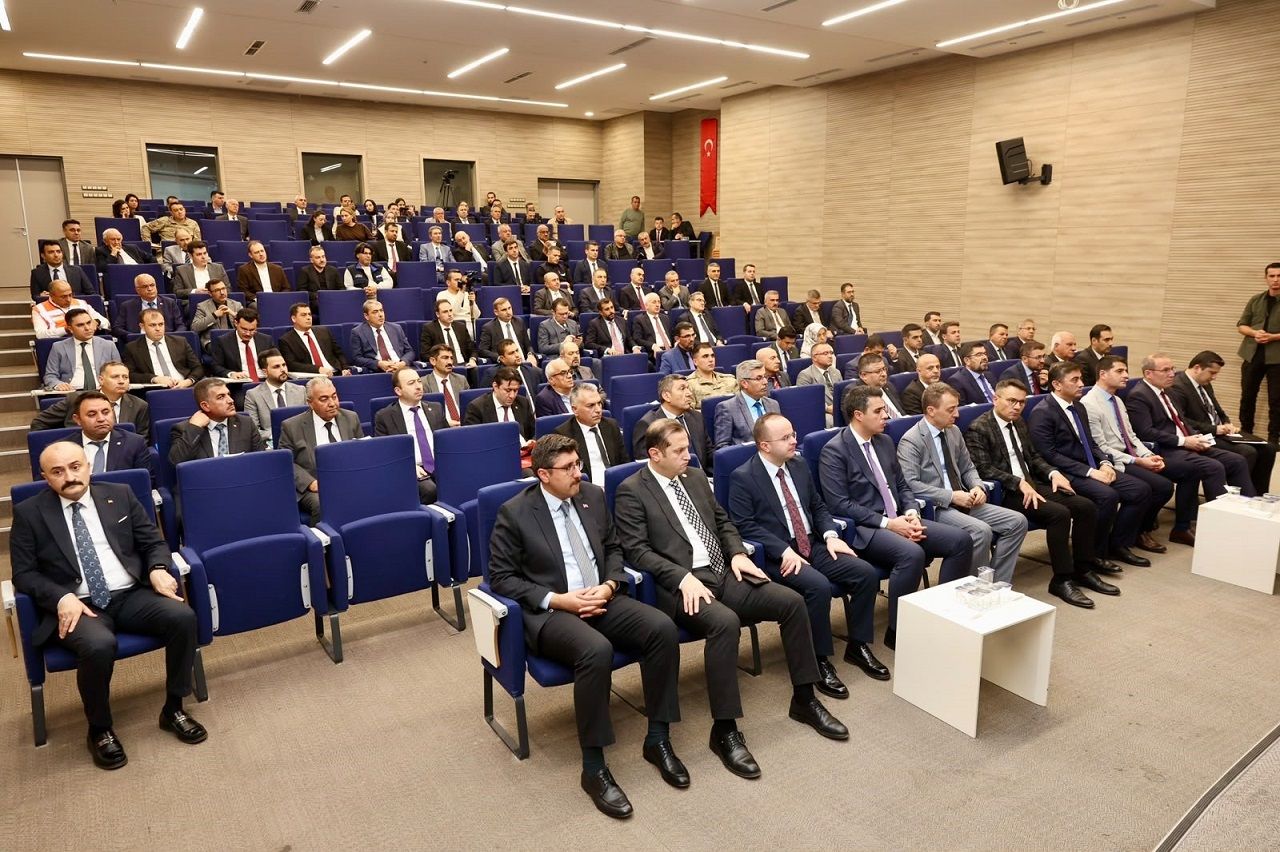 Vali Ünlüer'den Kahramanmaraş Açıklaması! “Şehir Tamamen Ayağa Kalktı” (2)