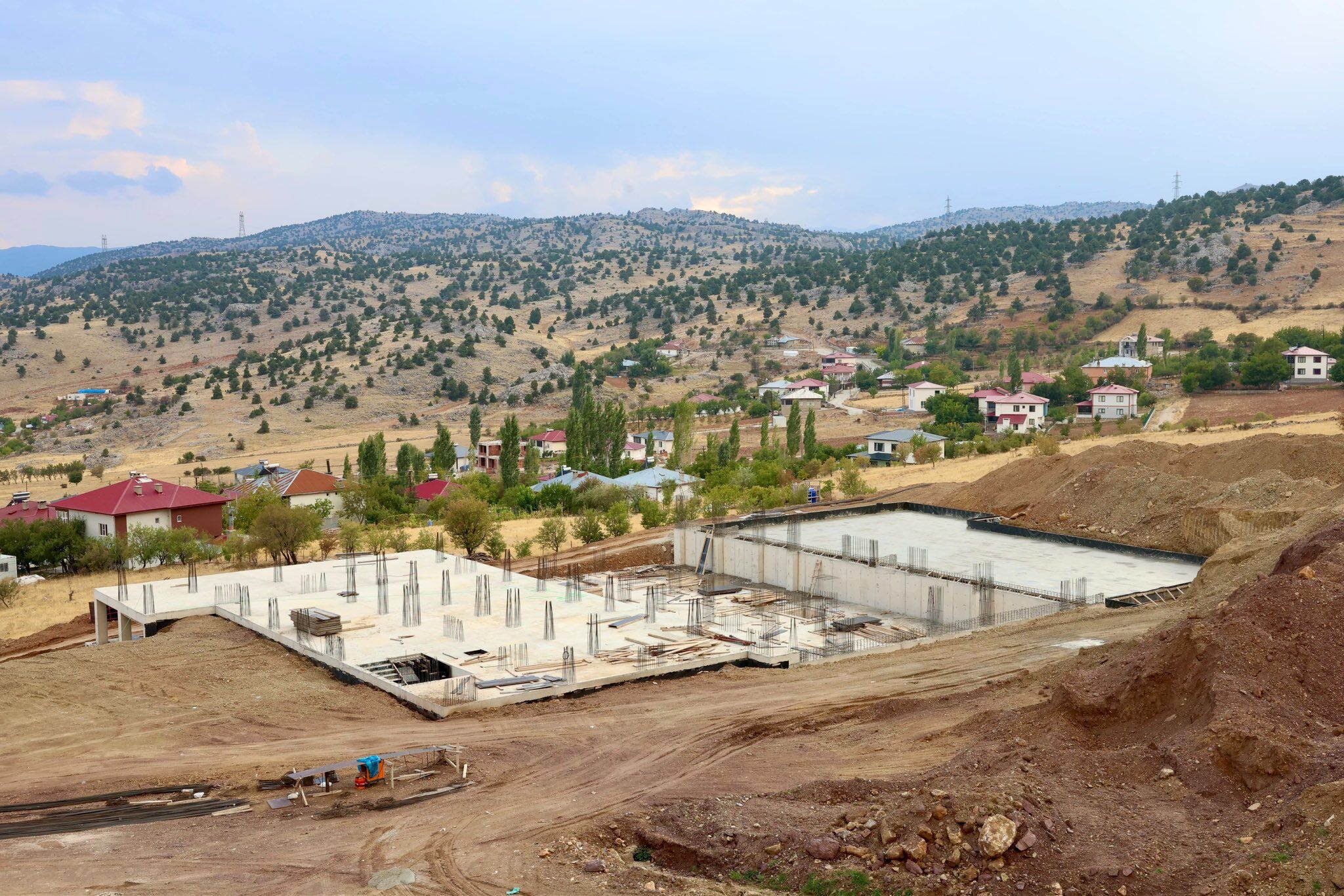 Vali Ünlüer’den Nurhak’taki Huzurevi Projesine Inceleme1